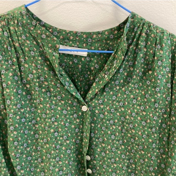 Doen O' Keeffe Top - Green Martha's Garden. I have size S and size M both. - Picture 2 of 5